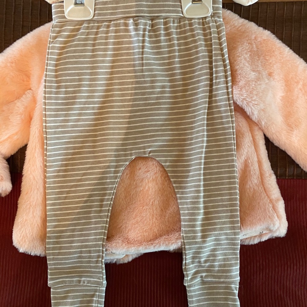 Full Set Outfit - Picture 3 of 10